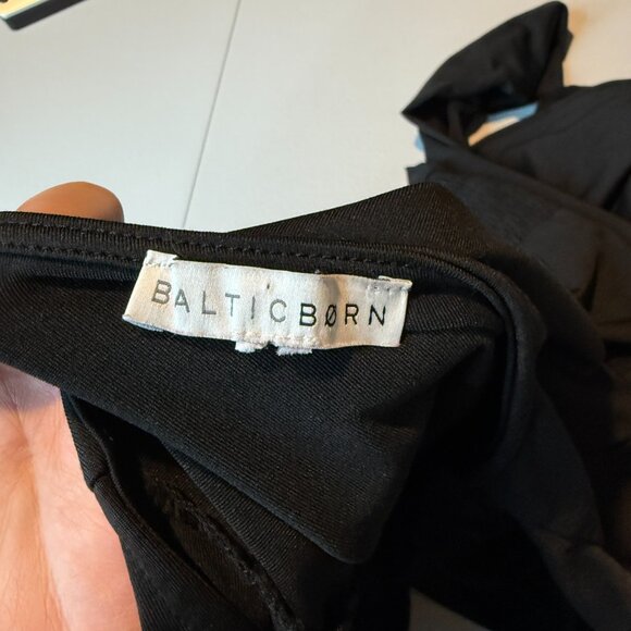 Baltic Born Women 1XL Arianna Maxi Dress V Neck Black Side Slit Flowy Stretch - Picture 5 of 12